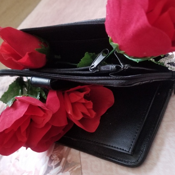 Genuine Leather Black Trifold clutch with removab - Picture 6 of 8